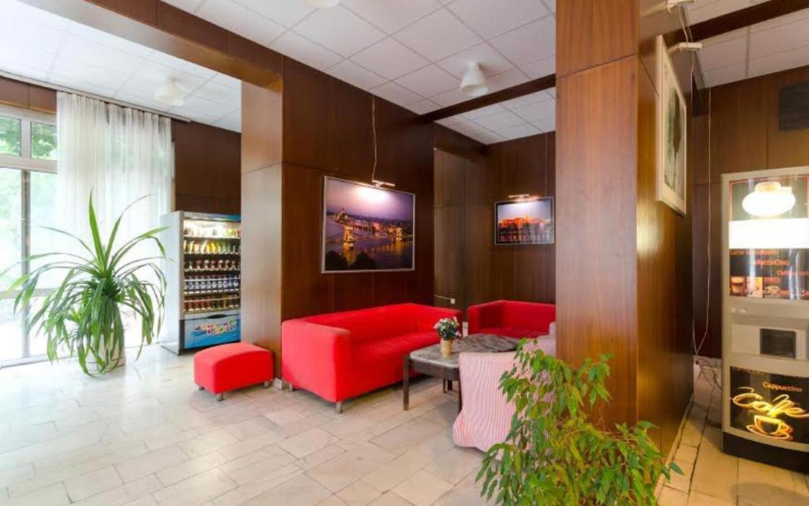 Hermina Apartmanok Westend Budapest Exteriör bild